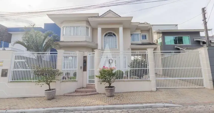 Casa com 3 quartos à venda na Rua Alfredo Trauer, --, Glória, Joinville