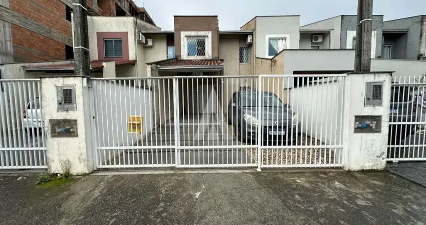Casa com 3 quartos à venda na Rua Luiz Bachtold, --, Costa e Silva, Joinville