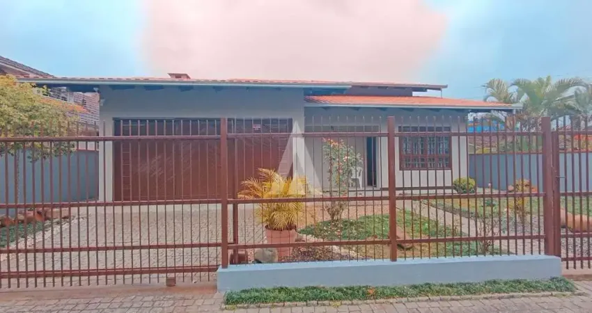 Casa com 3 quartos à venda na Rua Herval do Oeste, --, Saguaçu, Joinville