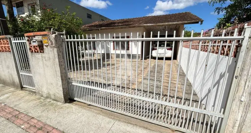 Casa com 2 quartos à venda na Rua Joaquim Girardi, --, Vila Nova, Joinville