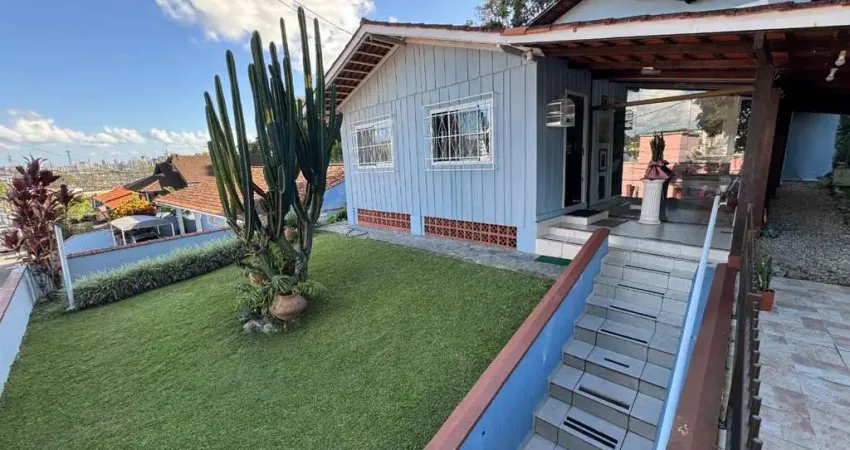 Casa com 4 quartos à venda na Henrique Fissmer, --, Santo Antônio, Joinville