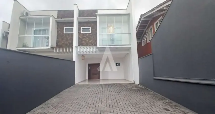 Casa com 3 quartos à venda na Rua Aracaju, --, Saguaçu, Joinville