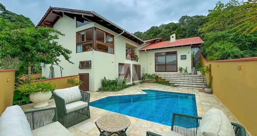 Casa com 3 suítes e 1 quarto à venda no bairro américa em joinville-sc por r$2.800.000,00.