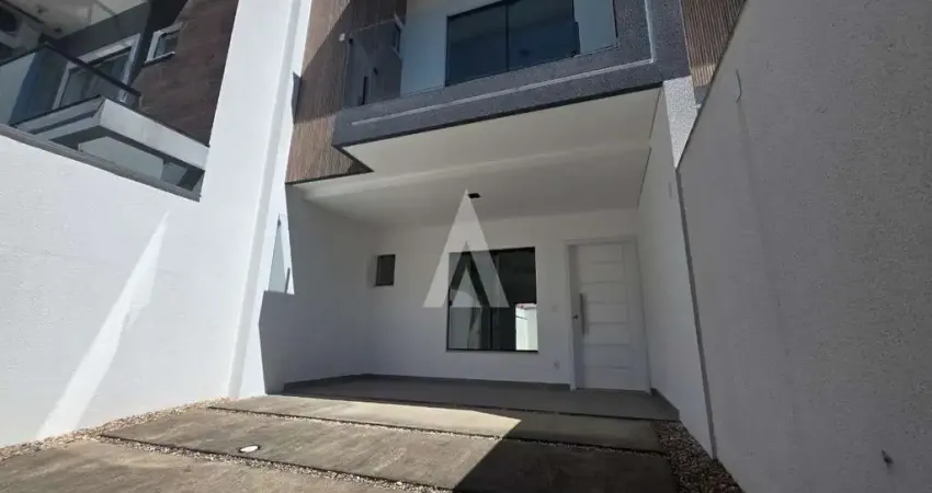 Sobrado geminado com 1 suíte e 2 quartos à venda no bairro Bom Retiro em Joinville-SC por R$ 660.000,00.