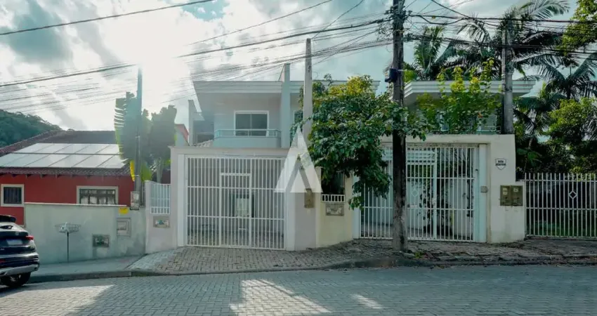 Casa com 1 suíte e 2 quartos à venda no bairro Glória em Joinville-SC por R$598.000,00.