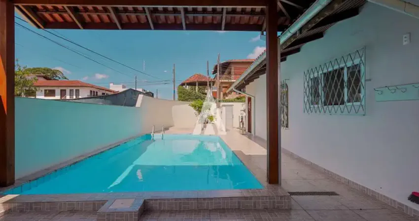 Casa com 4 quartos à venda no bairro Floresta em Joinville-SC por R$725.000,00.