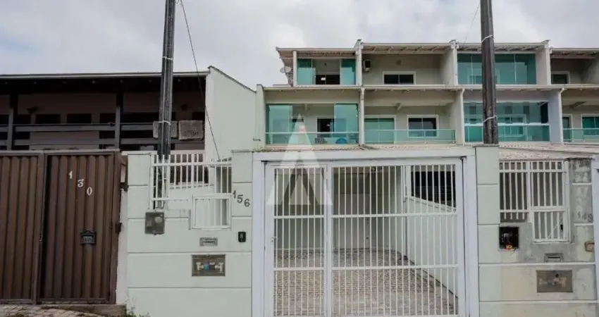 Sobrado triplex com 1 suíte e 3 quartos à venda no bairro Floresta em Joinville-SC por R$739.000,00.