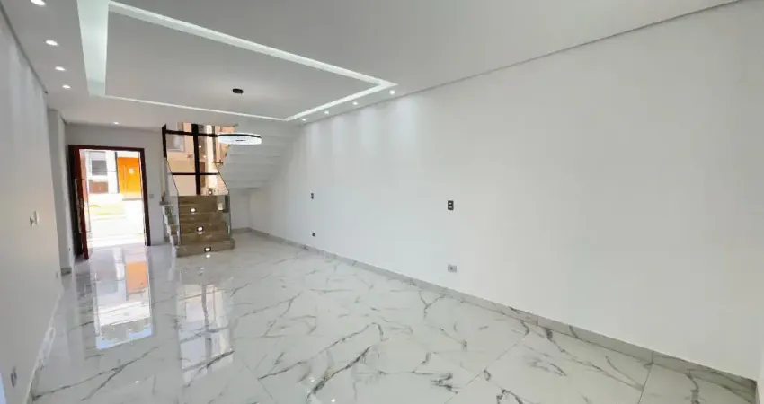 Sobrado triplex 4 quartos (uma suite) em condominio no Umbará