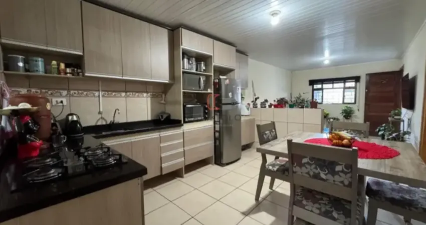 Linda casa com 2 quartos para locacao em condominio fechado na Fazenda Rio Grande perto da Havan