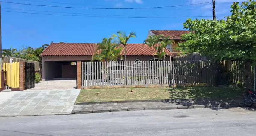 Casa com 4 quartos para alugar na Praça de Embarque, 400, Balneário Leblon, Pontal do Paraná