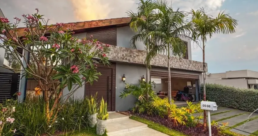 Linda casa com 3 suítes e piscina em condomínio fechado - florais do valle