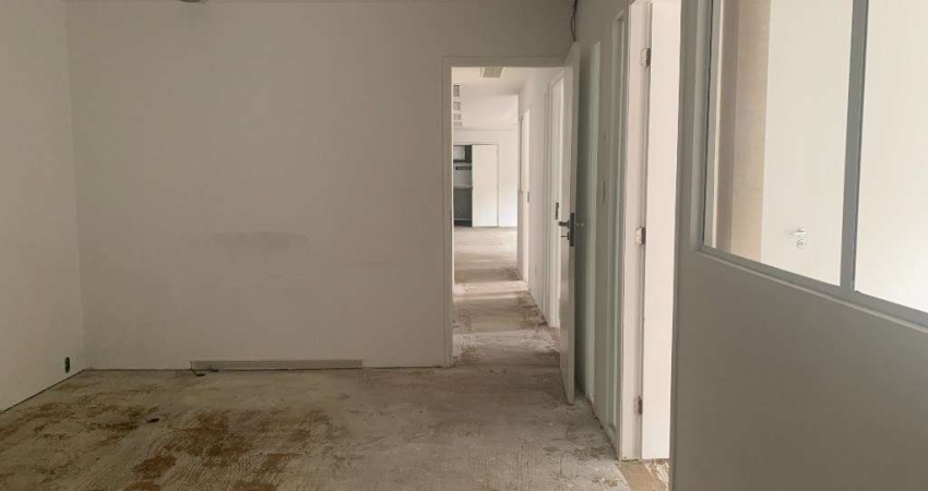 Conjunto comercial na região da Berrini. Classif BB