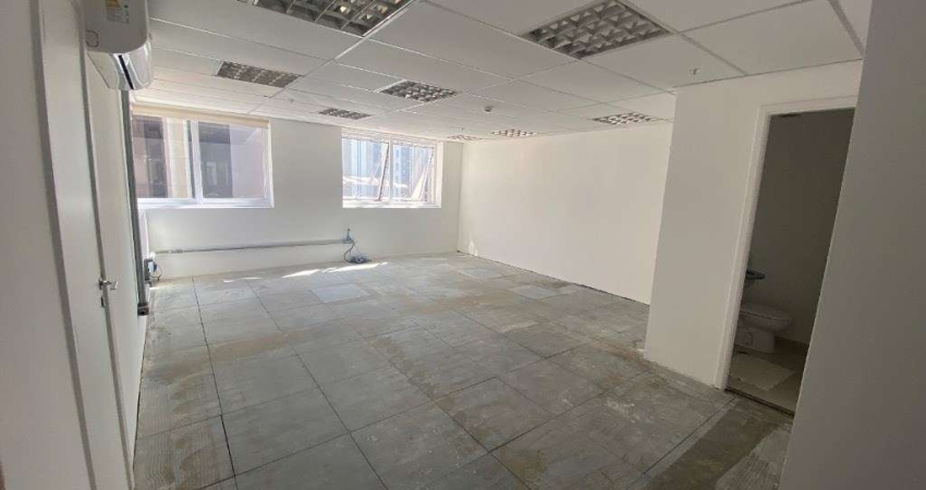 Conjunto comercial para Locação, BROOKLIN São Paulo - SP, Com 3 Salas e 3 Vagas!