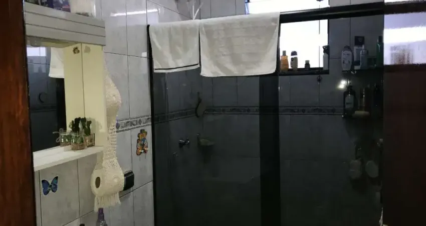 Casa Assobradada à venda com 210m² 3 quartos 5 vagas de garagem no Parque Novo Oratório