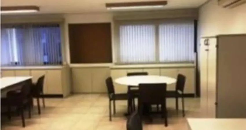 Sala Comercial à venda na Vila Mariana - SP, Com Vaga de Garagem e Manobrista.