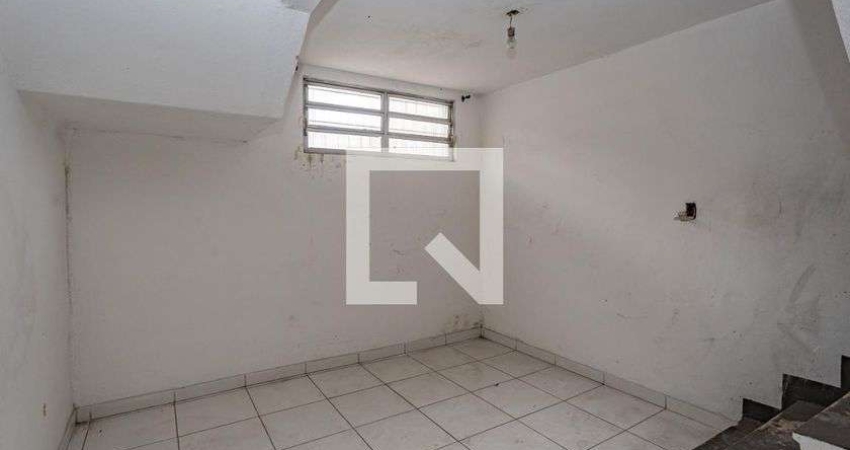 Casa à Venda - Bosque da Saúde, 2 Quartos,  40 m2
