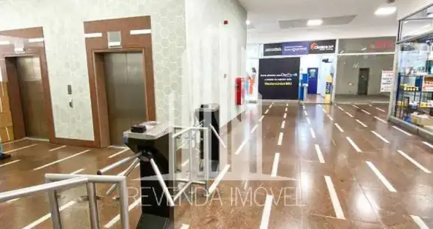 Salão Comercial para Locação na República, São Paulo-SP: 1 Sala, 33m² de Área