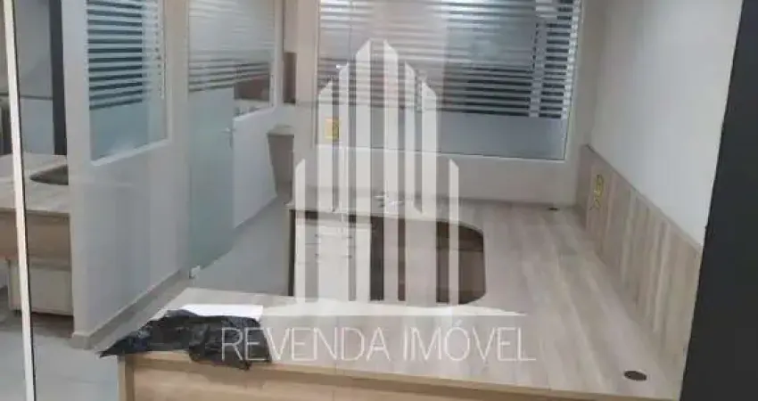 Sala Comercial de Alto Padrão para Locação no Centro de São Paulo-SP: 2 Salas, 74,00 m² de Área.