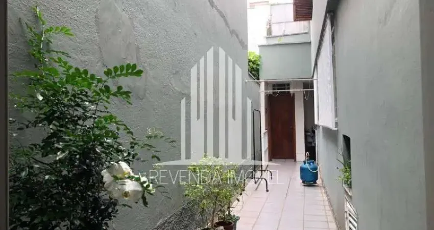 Casa para locação de alto padrão no Brooklin Paulista em SP: 3 quartos, 1 suíte, 2 banheiros, 2 vagas de garagem, 200 m².