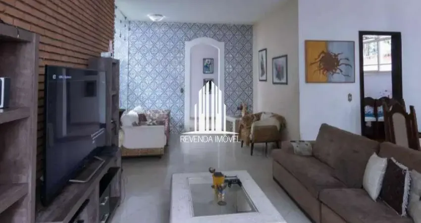Casa Assobrada com 4 dormitórios 1 suite  e 6 vagas no Alto da lapa