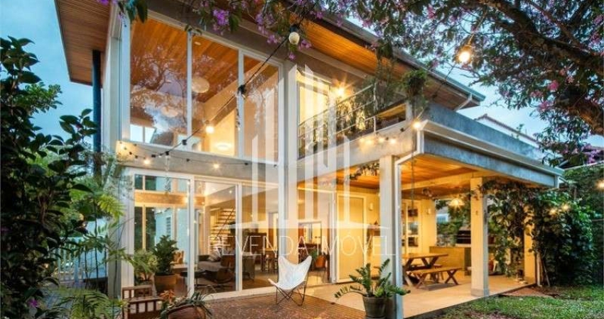 Casa Alto Padrão no Butantã de 4 Quartos com 4 Vagas - 490m² para Alugar