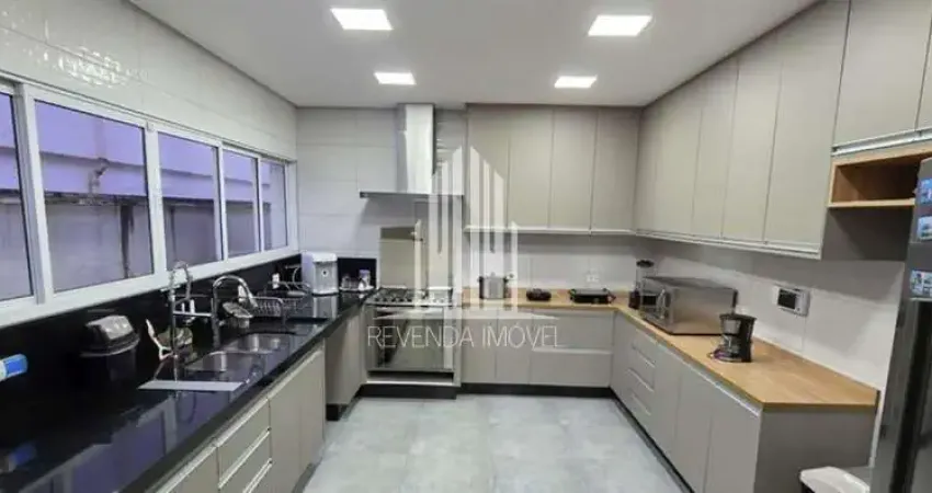 Espetacular casa mobiliada com piscina e edícula em santo amaro, são paulo-sp: 6 quartos, 2 suítes, 4 salas, 6 banheiros, 2 vagas de garagem, 384,00 m² de área!