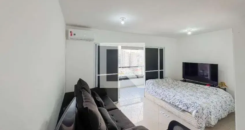 Kitnet / Stúdio à venda na Rua Clímaco Barbosa, 587, Cambuci, São Paulo