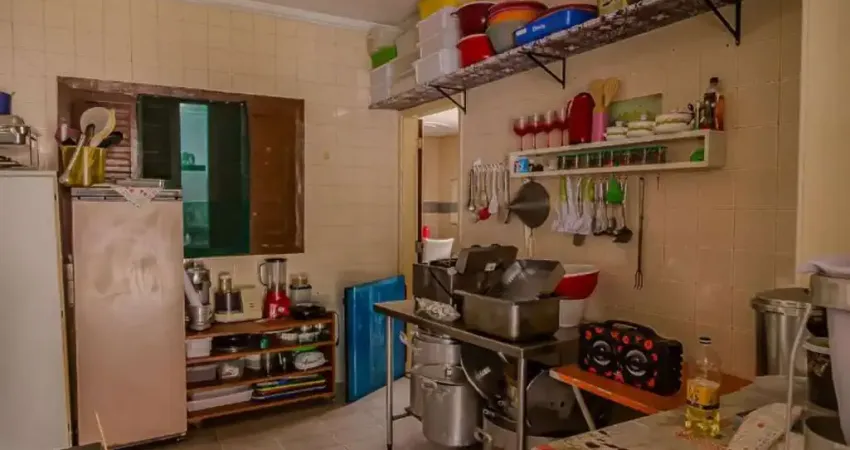 Vila Campestre - Terreno de 480m² com 2 casas com 6 dormitórios, 3 banheiros e 3 vagas