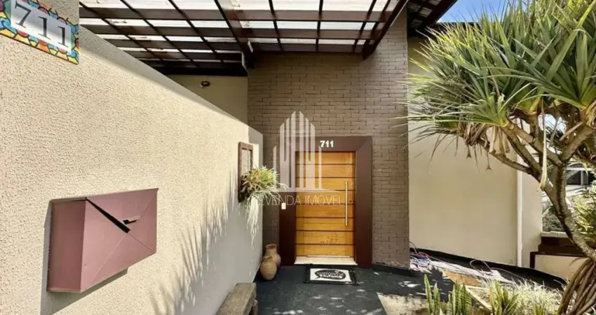 Casa de luxo no golf gardens: 3 suítes, 4 banheiros, 4 vagas! o melhor condomínio em carapicuíba-sp!