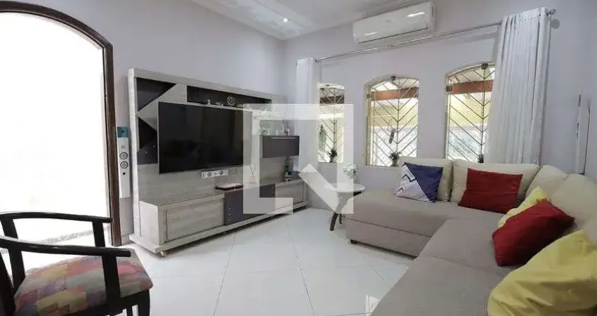 Casa com 2 quartos à venda na Rua Londres, 730, Utinga, Santo André