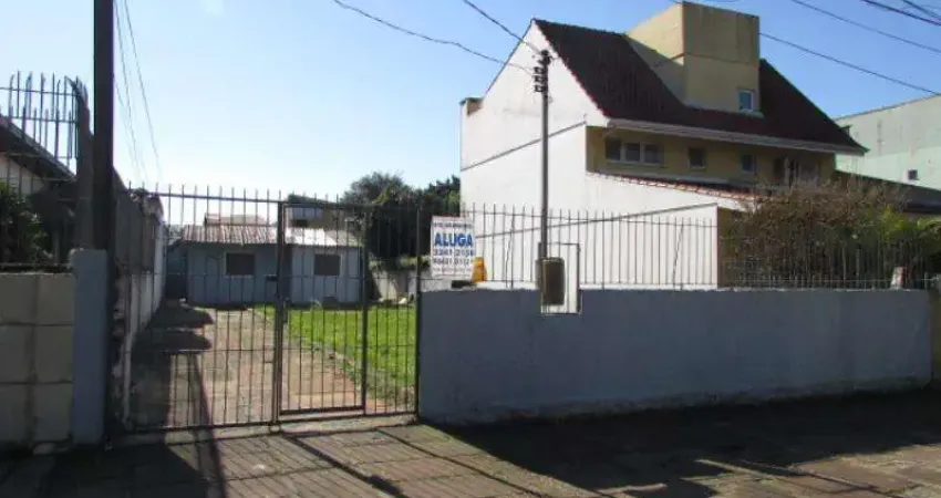 Casa 02 dormitórios de alvenaria no bairro CAMAQUÃ com vaga