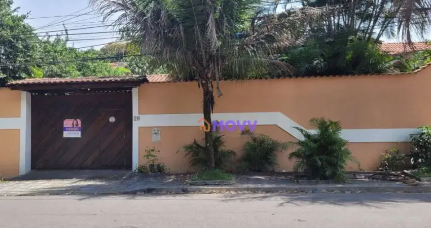 Casa com 4 dormitórios, suítes, piscina, 220 m² por R$ 695.000 - Pendotiba - Niterói/RJ