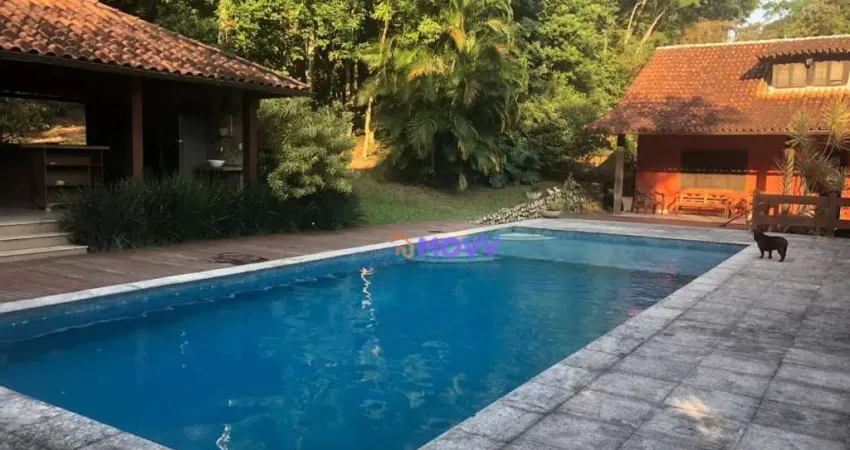 Seu refúgio em meio a natureza próximo a cidade e ao lado da rj 106