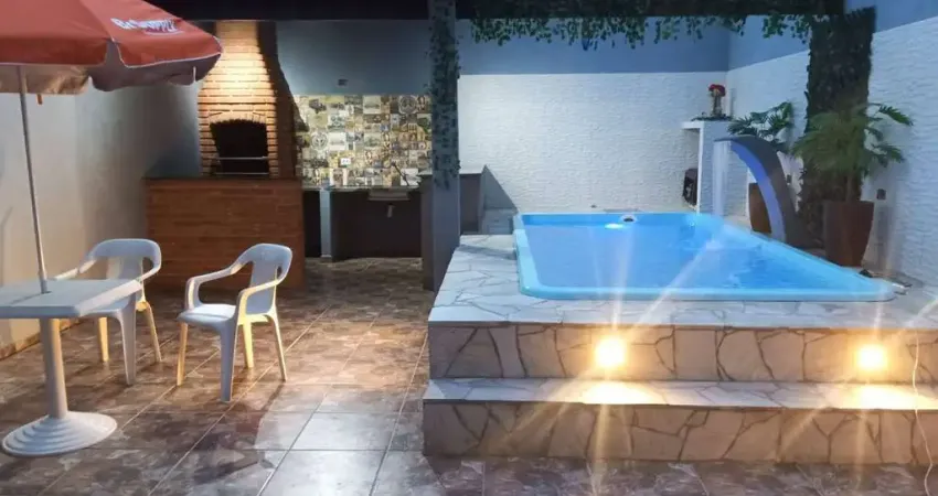 Sobrado 2 quartos piscina e churrasqueira 350 m mar itanhaém-sp