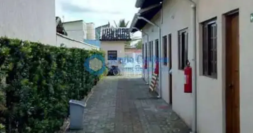 CASA EM CONDOMINIO FECHADO COM CHURRASQUEIRA 2 QUARTOS LADO PRAIA ITANHAEM