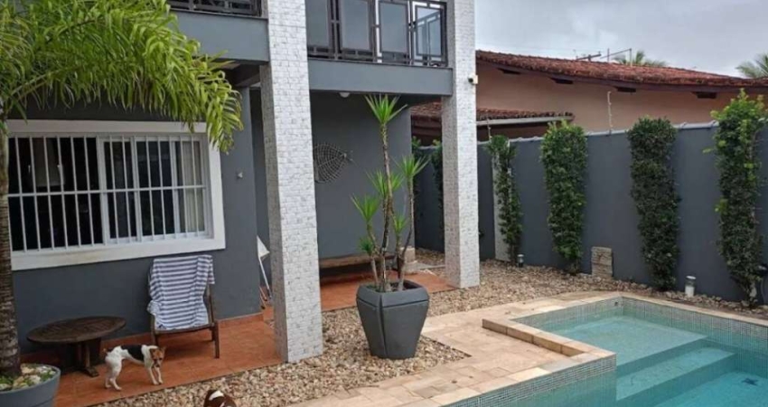 CASA ALTO PADRÃO 3 SUÍTES À 200M DA PRAIA! OPORTUNIDADE ÚNICA! ITANHAÉM/SP