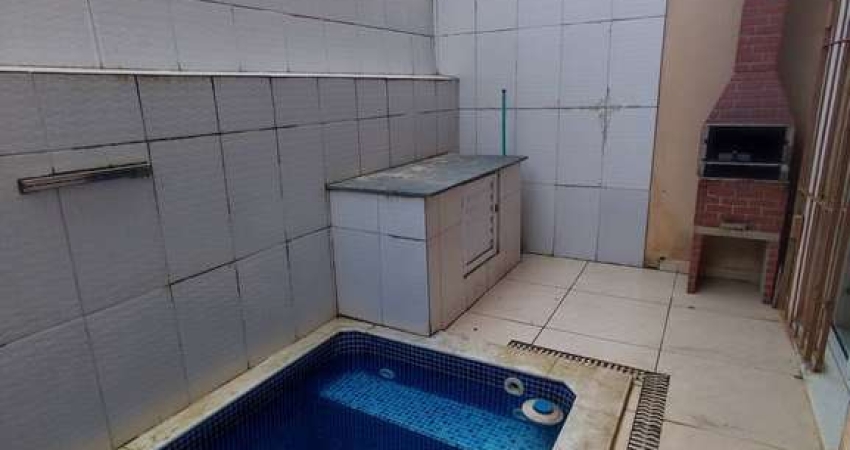CASA EM CONDOMINIO MOBILIADA COM PISCINA LADO PRAIA ITANHAÉM SP