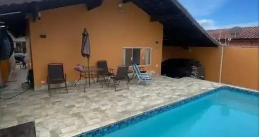 CASA 4 QUARTOS COM PISCINA E CHURRASQUEIRA APENAS 50 M MAR ITANHAEM/SP