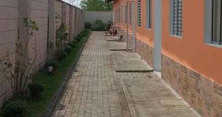 OPORTUNIDADE! CASA EM CONDOMÍNIO 2 QUARTOS 1 SUÍTE QUINTAL C CHURRASQUEIRA!