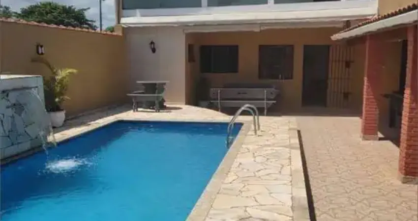 CASA EM LOTE INTEIRO COM PISCINA - LADO PRAIA BOPIRANGA ITANHAEM/SP