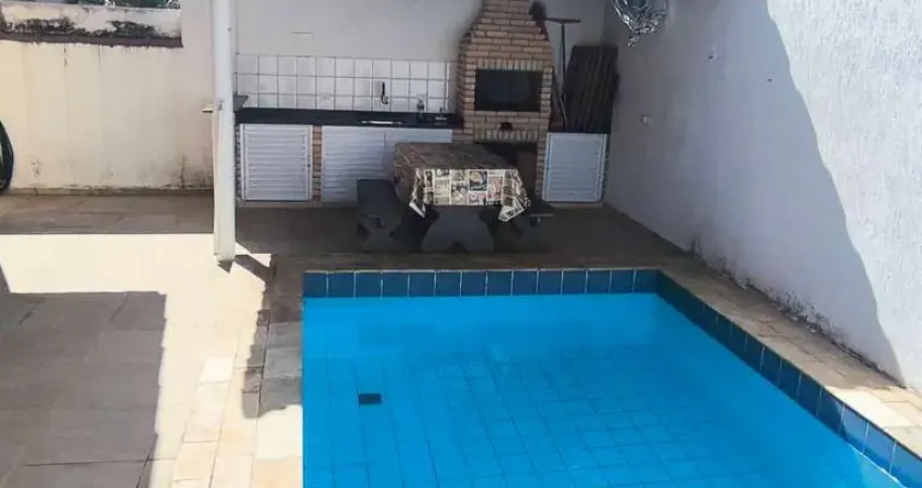 CASA 3 QUARTOS PISCINA E CHURRASQUEIRA 100 M MAR ITANHAÉM SP