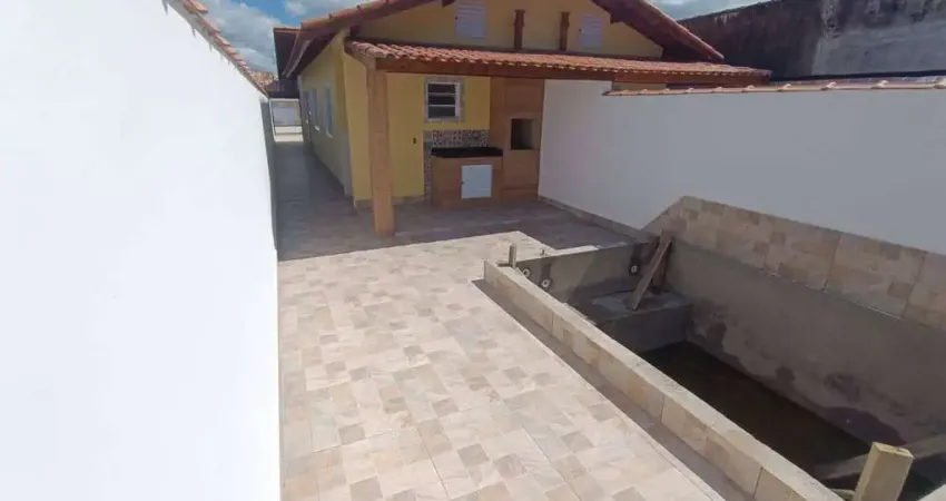 CASA NOVA 2 QUARTOS PISCINA E ÁREA GOURMET LADO PRAIA ITANHAÉM SP