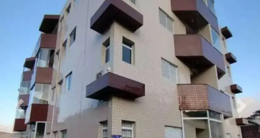 APARTAMENTO NA PRAIA DOS SONHOS! POUCOS METROS DO MAR E VISTA INCRÍVEL!