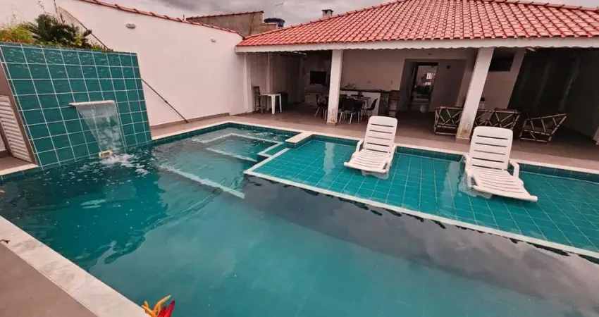 CASA NA PRAIA PERTINHO DO MAR! 3 QUARTOS E AMPLA PISCINA 8X5 - ITANHAEM/SP