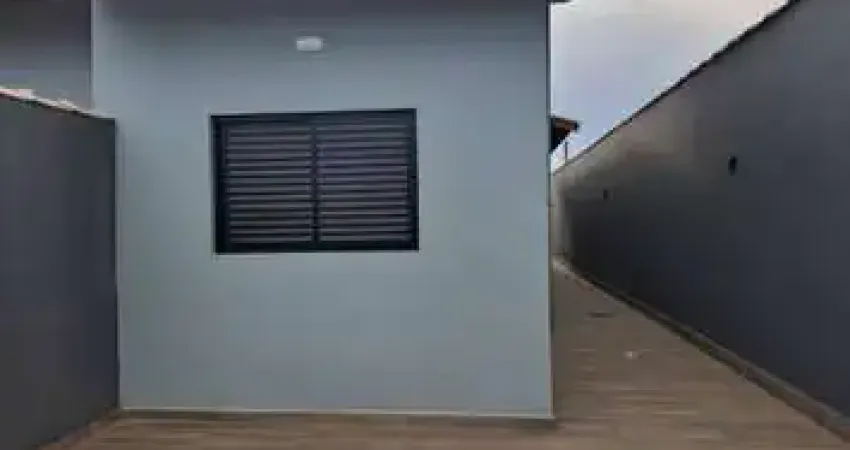 Casa 2 quartos piscina e churrasqueira lado praia itanhaém sp