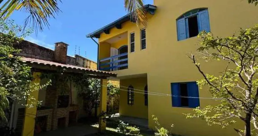 Casa ampla 4 quartos com quintal gramado e churrasqueira itanhaem/sp