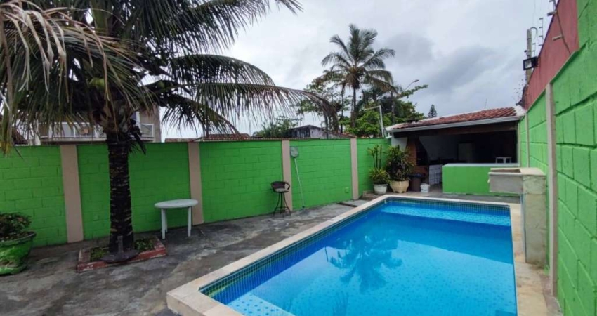 CASA 2 QUARTOS 1 SUÍTE COM PISCINA E CHURRASQUEIRA 500M MAR  ITANHAÉM/SP