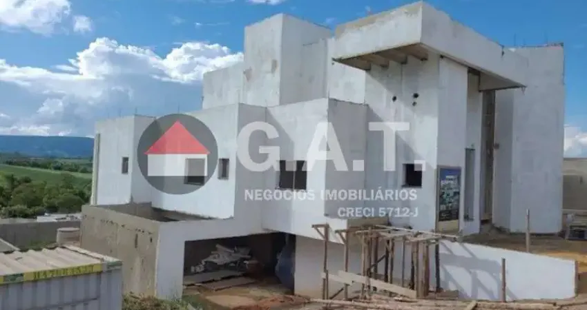 CASA EM CONDOMÍNIO À VENDA NO VILLAGE IPANEMA I - ARAÇOIABA DA SERRA/SP
