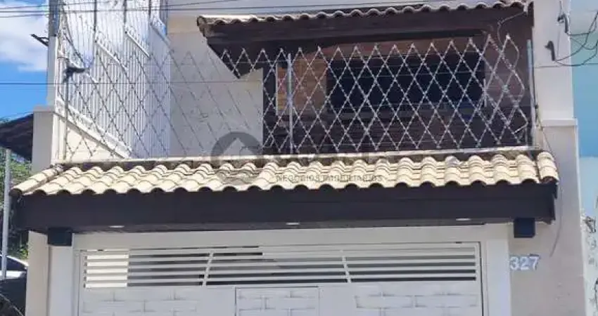 Lindo sobrado de médio padrão com duas possibilidades de uso e 4 vagas de garagem