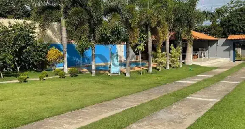 Chácara à venda em araçoiaba da serra-sp: 3 quartos, 1 suíte, 1 sala, 2 banheiros, 8 vagas de garagem, 350m².